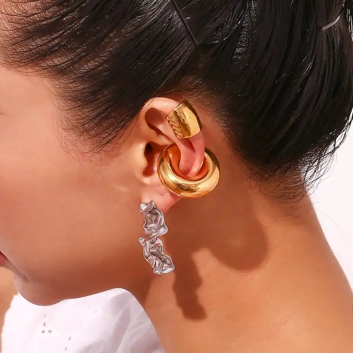 Gold Minimalistic Earcuff